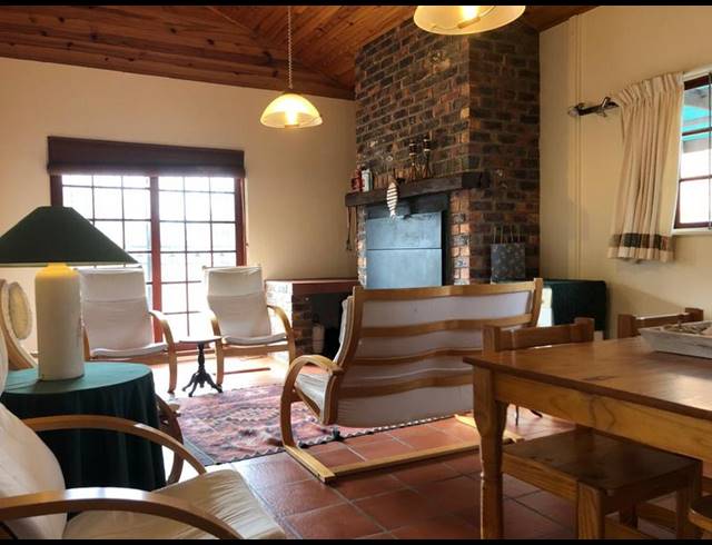 4 BEDROOM HOUSE FOR SALE IN SANDBAAI